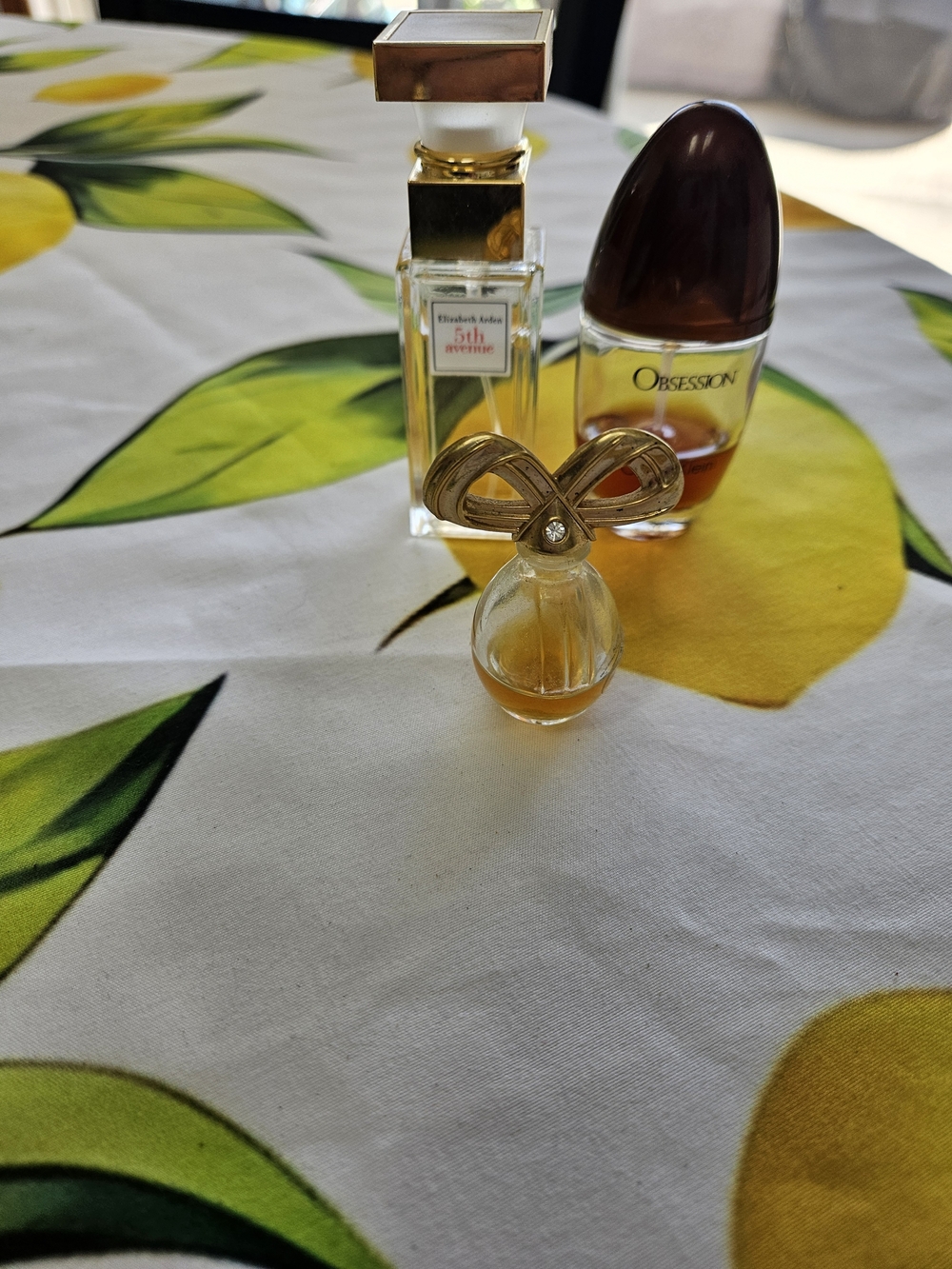 Elizabeth Arden 5th Avenue Mini Perfume Trio with Clear Glass and Gold Accents